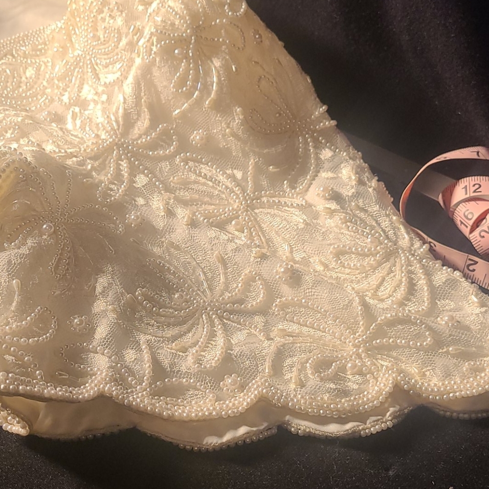 VINTAGE PEARL LAURENCE KAZAR STUNNING WHITE TOP